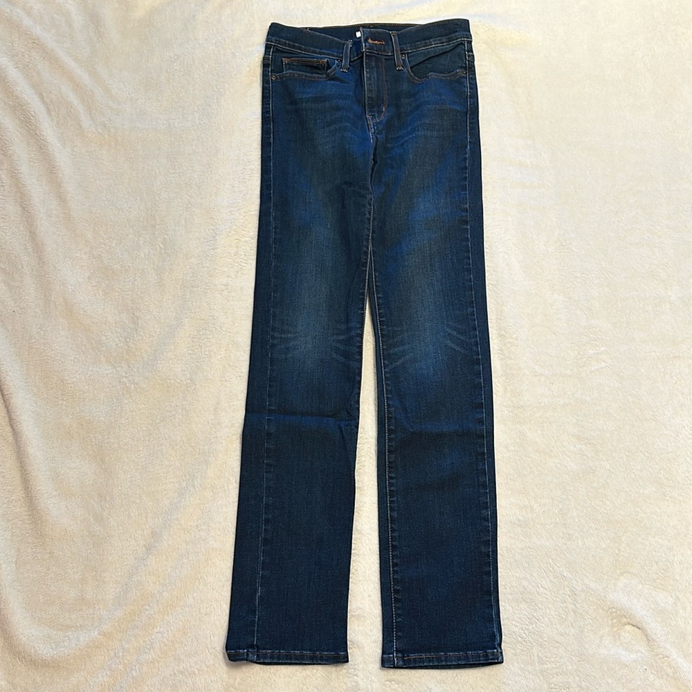 Ladies Levi’s Slimming Slim jeans